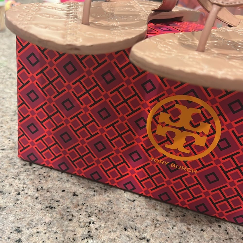 Tory Burch Monroe Thong Sandal - Picture 5 of 7